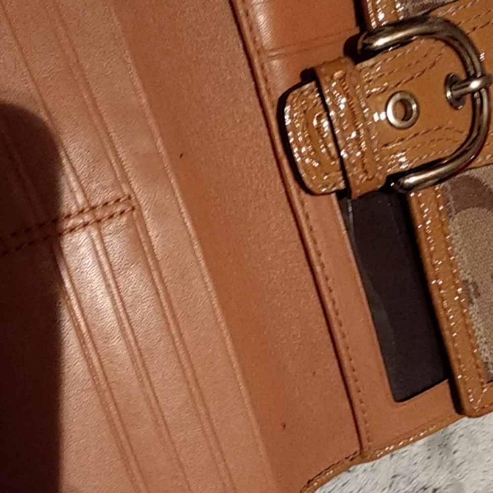 Authentic Trifold Coach Monogram/Leather - image 5